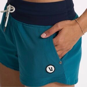 Vuori Seabreeze Shorts Teal & Navy Athletic Shorts Size Large